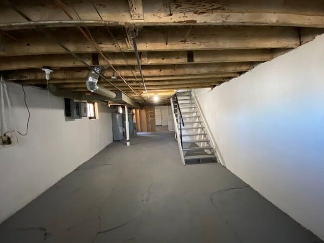 Building Photo - Cute Duplex, Must See!