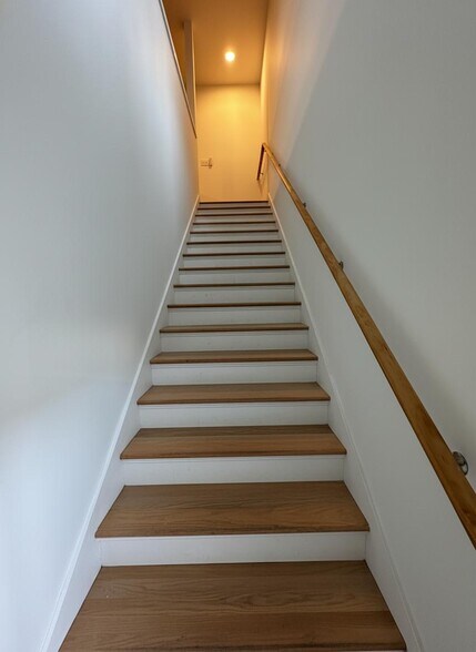 Building Photo - 530 E Park Ave