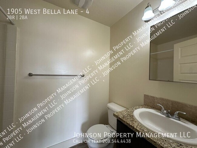 Building Photo - 1905 W Bella Ln