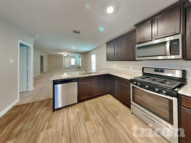 Building Photo - 747 Wonderland Trail