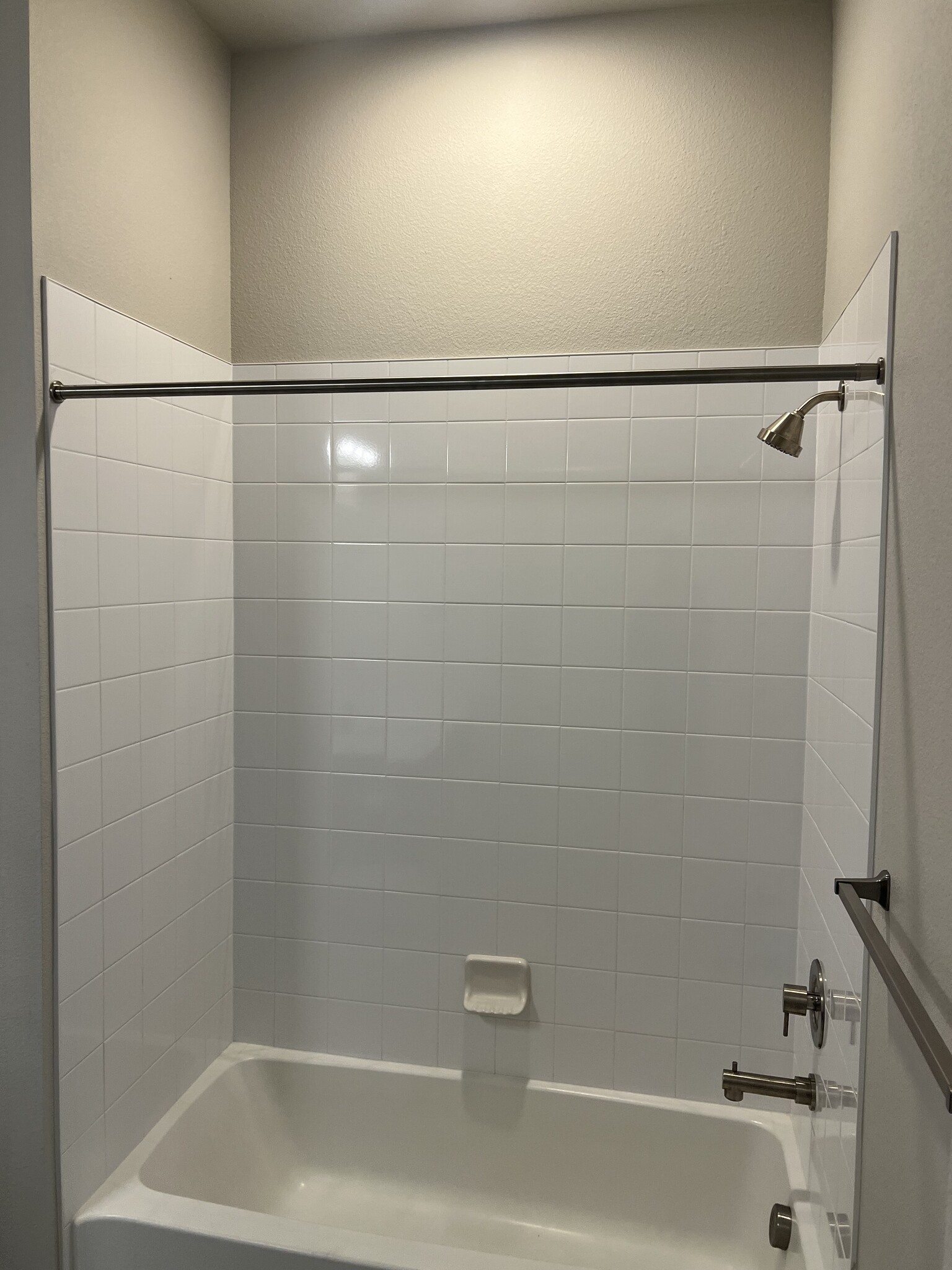 Bath room - 420 E Fremont Pl