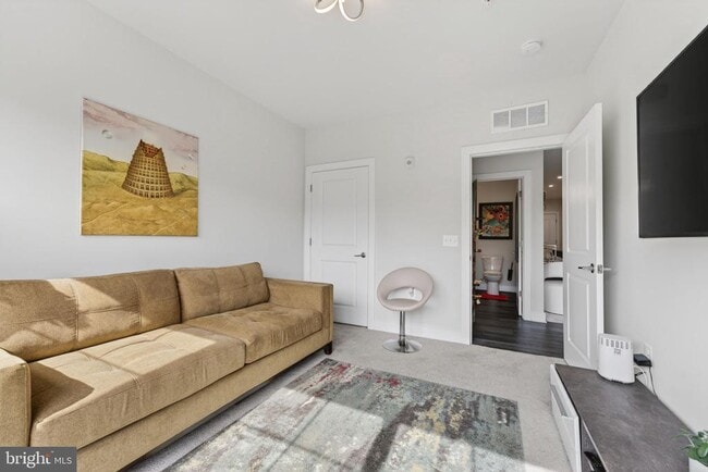 Building Photo - 102 St Ives Pl