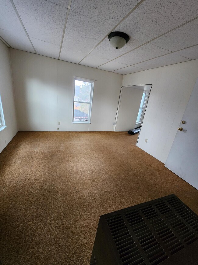 Building Photo - 403 Meeker St