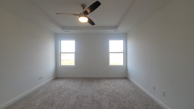 Building Photo - One fee month with 18-month lease!!! "Charming 3-Bed Oasis with Granite Elegance on Discovery Poi...