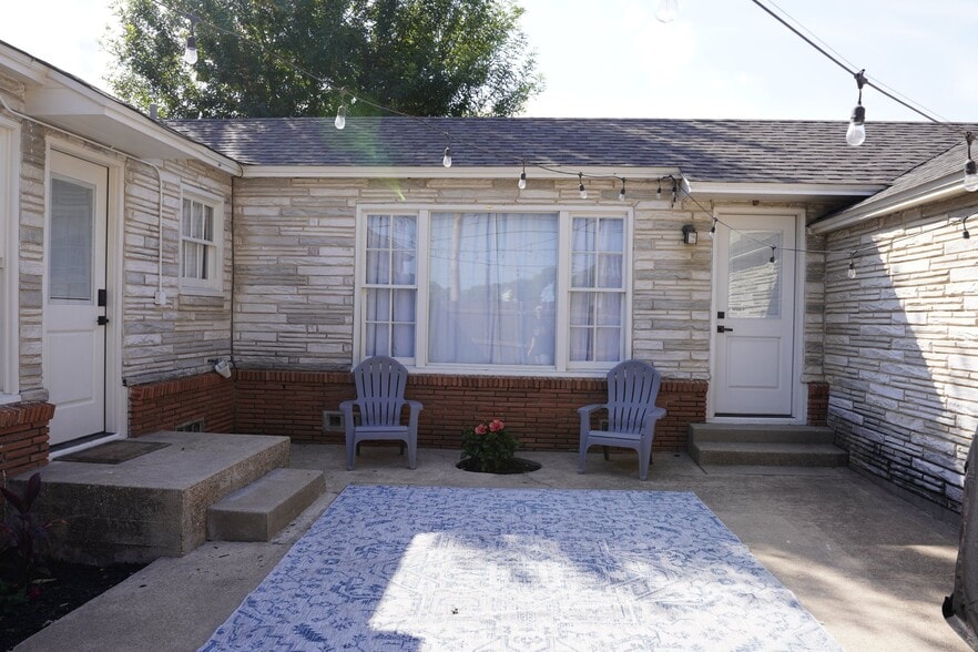Building Photo - 2040 S 9th St