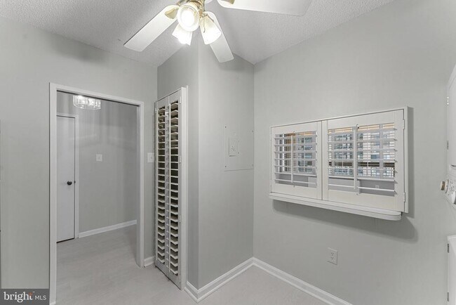 Building Photo - 3701 S George Mason Dr