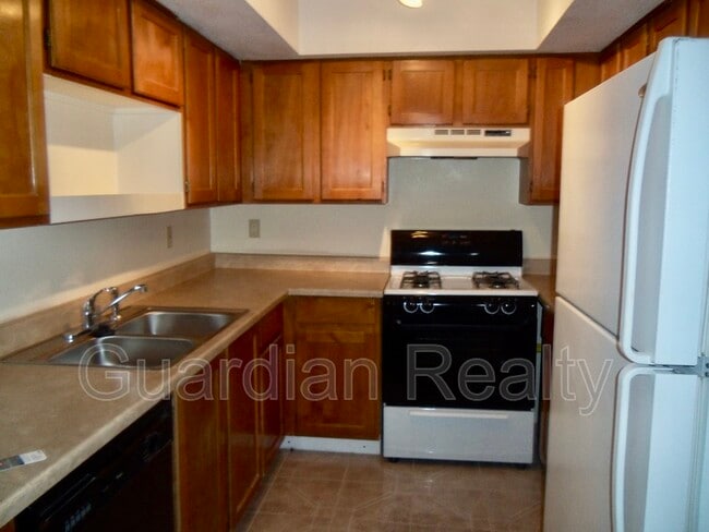 Building Photo - 2639 Jacyra Ave