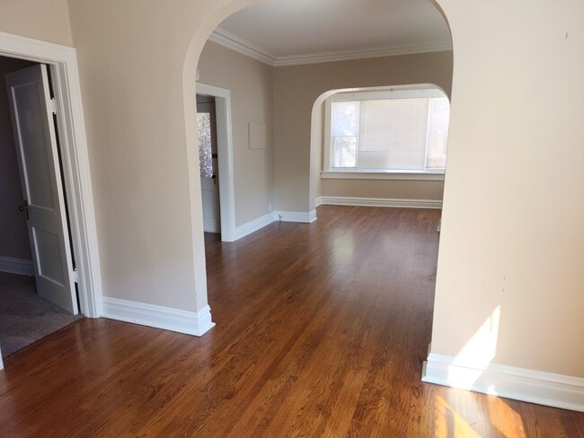 Building Photo - 5808 N Navarre Ave