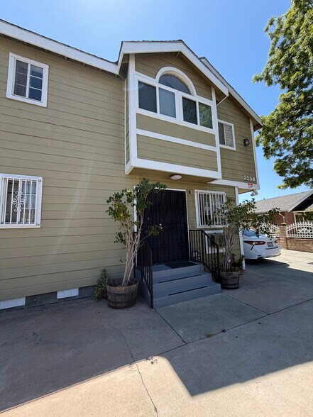 Building Photo - 3250 Andrita St