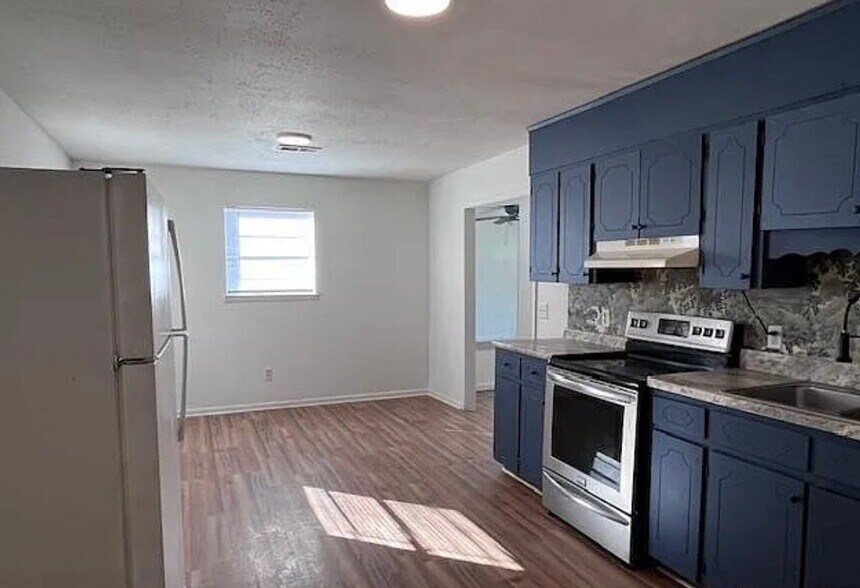 Building Photo - 520 Brewer Dr