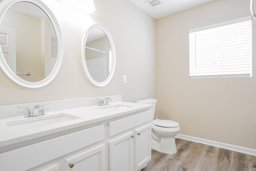 Building Photo - 70 Brookhaven Dr