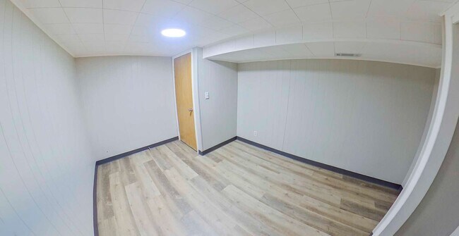 Building Photo - Pet Friendly + Great Location + Stainless ...