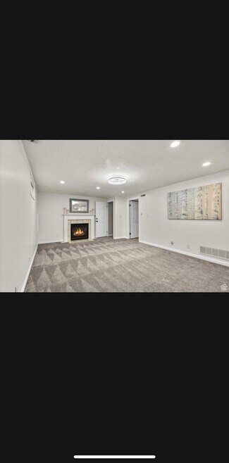 Building Photo - 279 Peachtree Dr