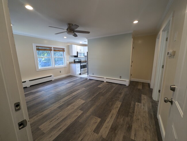 Living room unfurnished - 1587 Gull Ln