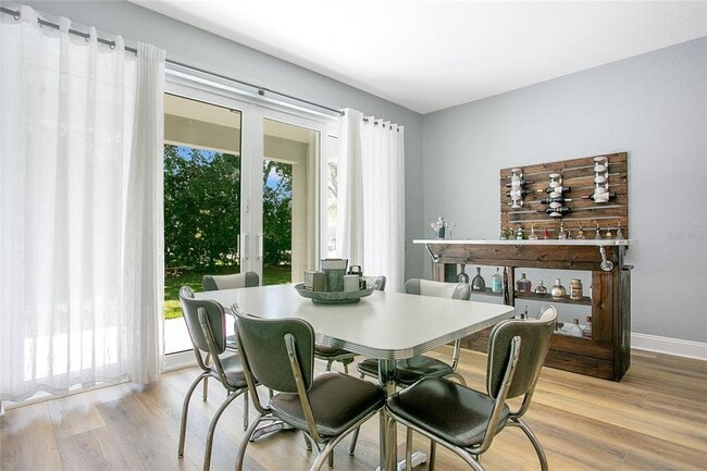 Building Photo - 8555 Abbotsbury Dr