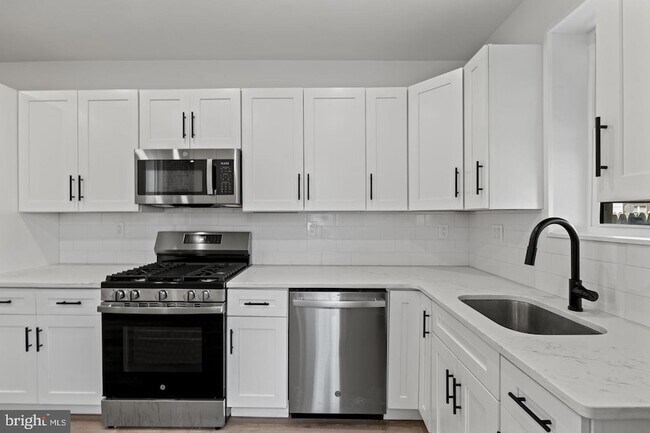 Building Photo - 3450 Almond St