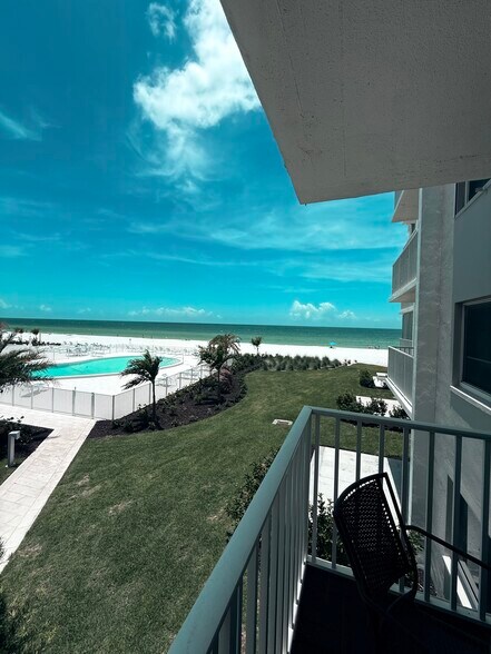 Building Photo - 3443 Gulf Shore Blvd N