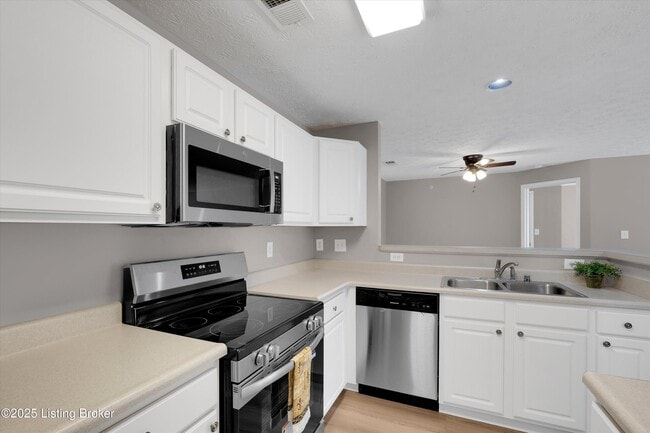 Building Photo - 5901 Landers Ave