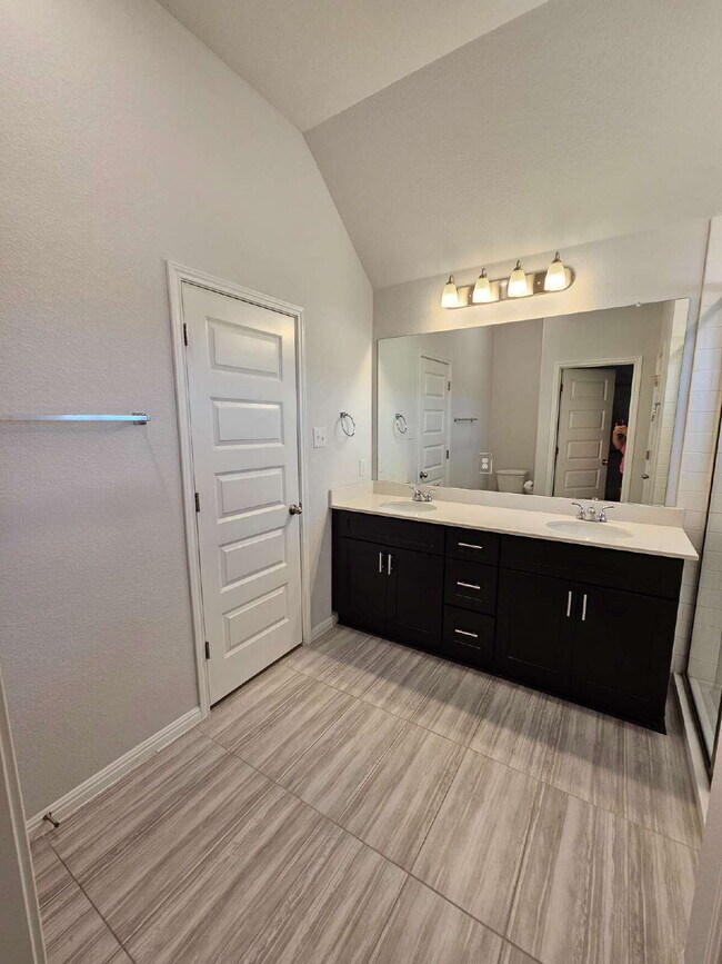 Building Photo - Gorgeous First Time Rental, 4 bed, 3 full bath with flex room which could be used as a 5th bedroo...