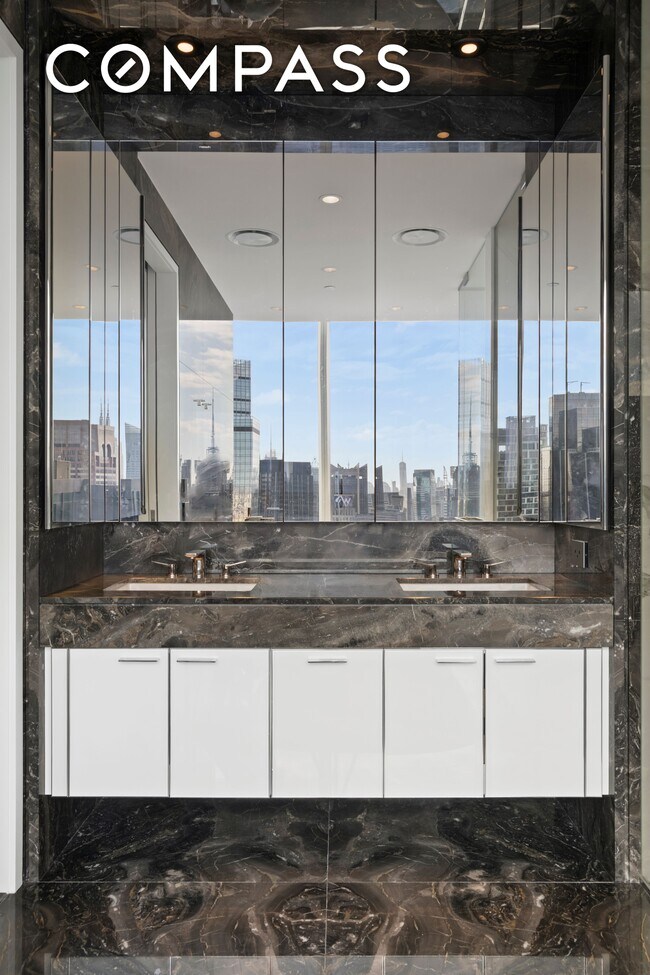 Building Photo - 217 W 57th St