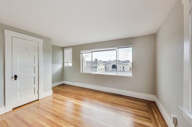 Building Photo - 2338 Channing Way