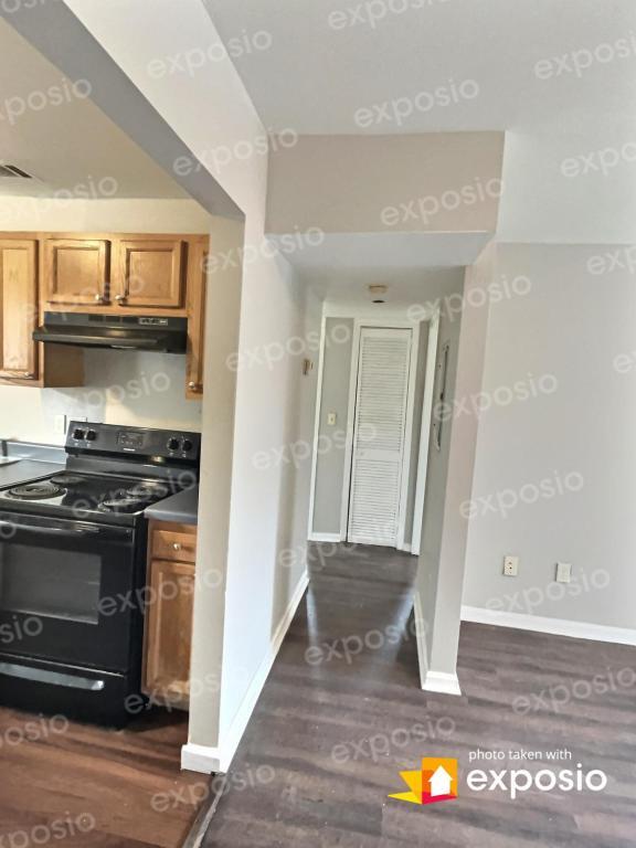 Building Photo - 1910 Center Ave