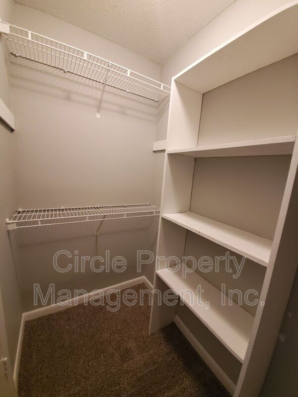 Building Photo - 2021 Highridge Dr SW