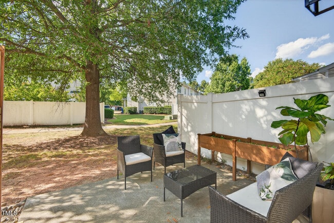 Building Photo - 3 Chownings St