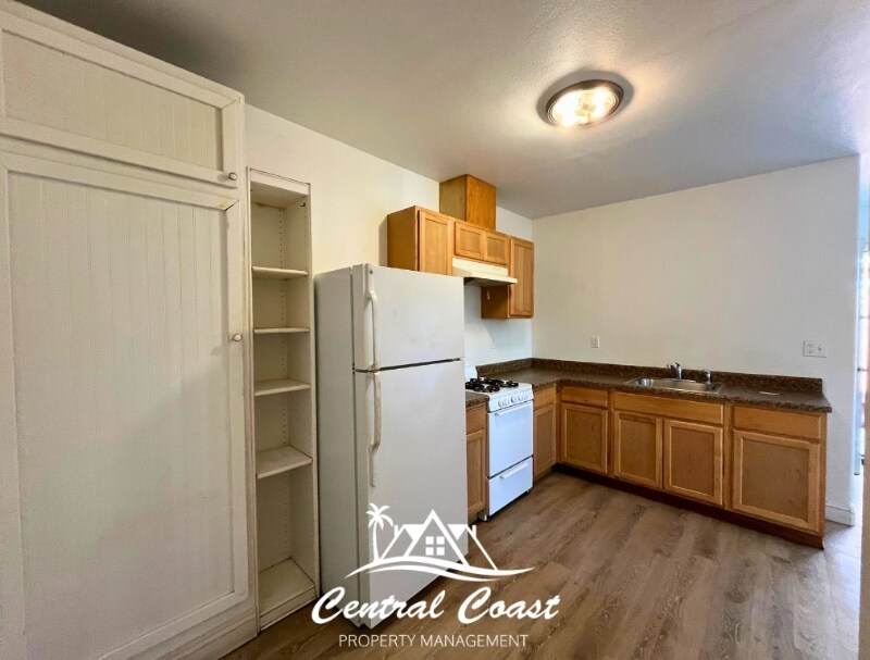 Building Photo - 0 W Cox Ln