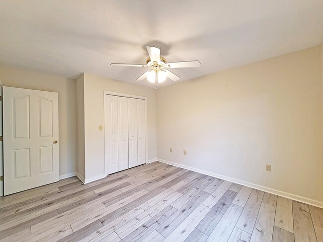 Building Photo - 330 Jones Ln