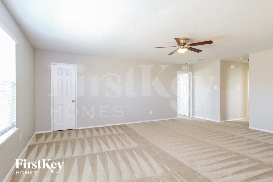 Building Photo - 2320 Bernese Ln