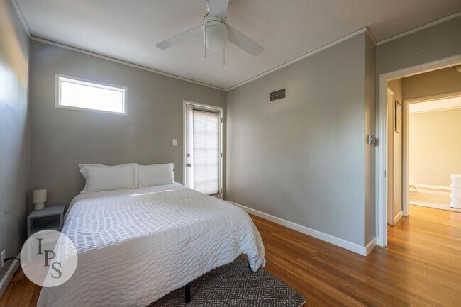 Building Photo - Beautifully Updated Fresno High Home - Walkable to Gazebo Gardens, 3BR/1BA, Partially Furnished