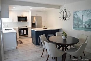 Building Photo - 4708 SW 67th Ave