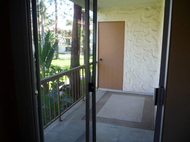 Building Photo - One Bedroom Condo in Mission Plaza Complex!