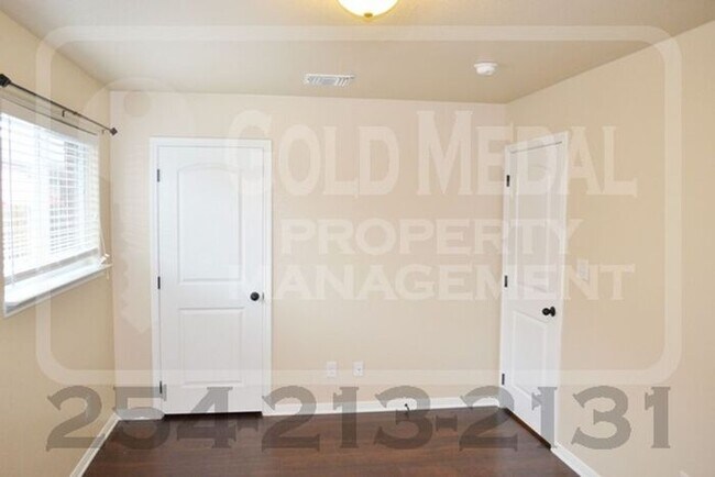 Building Photo - 1104 Grace Point Dr