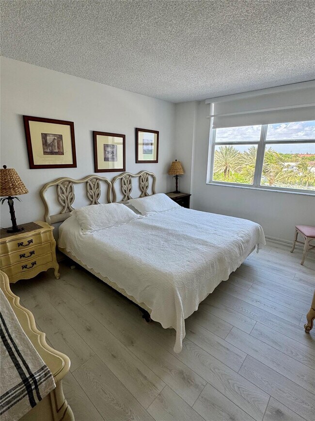 Building Photo - 5200 N Ocean Blvd