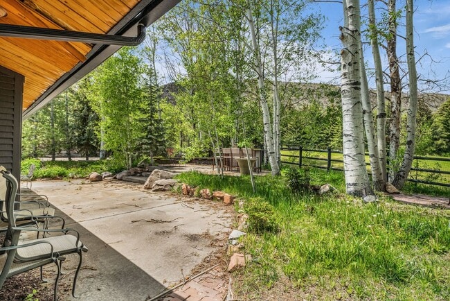 Building Photo - Luxury Mountain Home in Thaynes Canyon