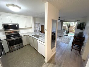 Building Photo - Kihei Shores - Furnished 2 Bed/2Bath Condo - Pool and Hot Tub - 2 Parking Spaces