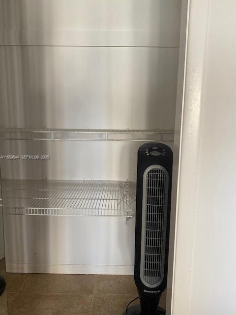 Building Photo - 6039 Collins Ave