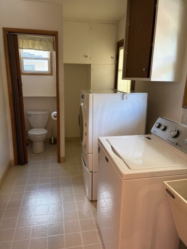 Building Photo - |NEW| ~ Charming Cedar Hills Ranch – Great Location! ~ Accepting Applications April 26 @ 5AM!