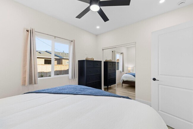 Building Photo - 436 Date Ave