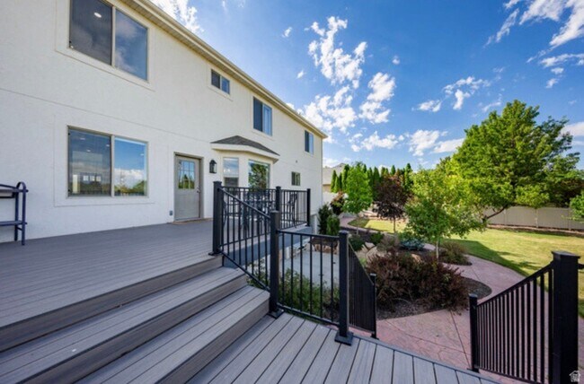 Building Photo - 868 Braddock Lane