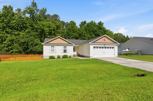 Building Photo - 211 N Windy Ridge Rd