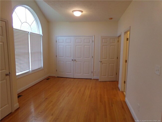 Building Photo - 290 Robeson St