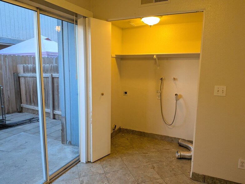 Building Photo - 4781 N Polk Ave