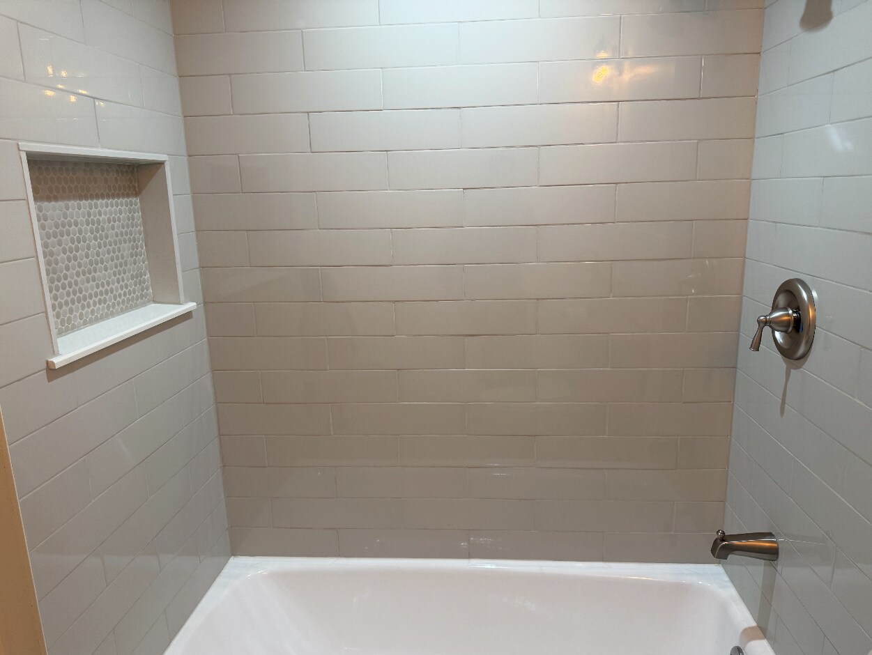 Building Photo - 5 Lancelot Ct