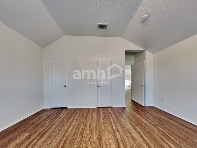 Building Photo - 7701 Longbow Ln