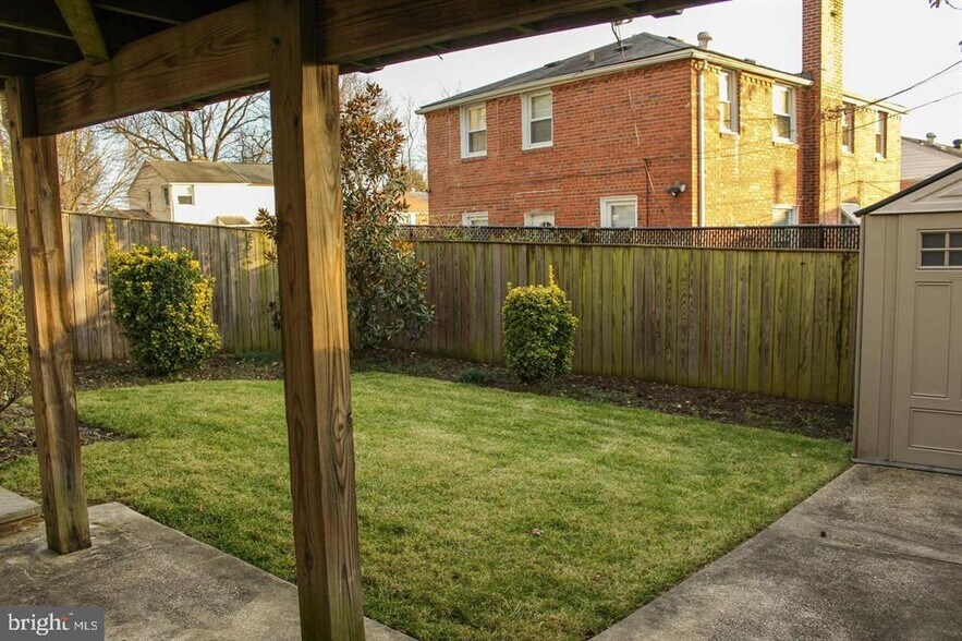 Building Photo - 3616 Kemper Rd