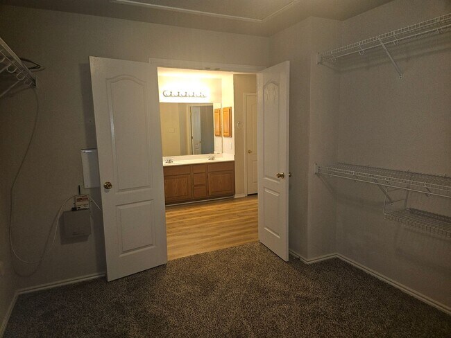 Building Photo - 3 Bedroom in Wildhorse Subdivision