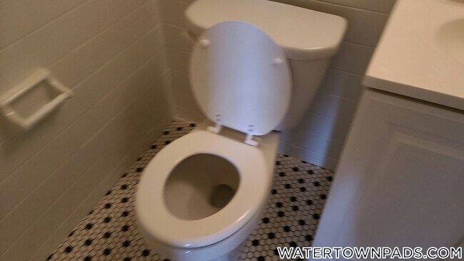 Building Photo - 245 Main St